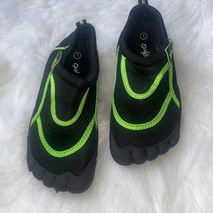 Surf Gear Kids NWOT Swim Water Shoes Size 1